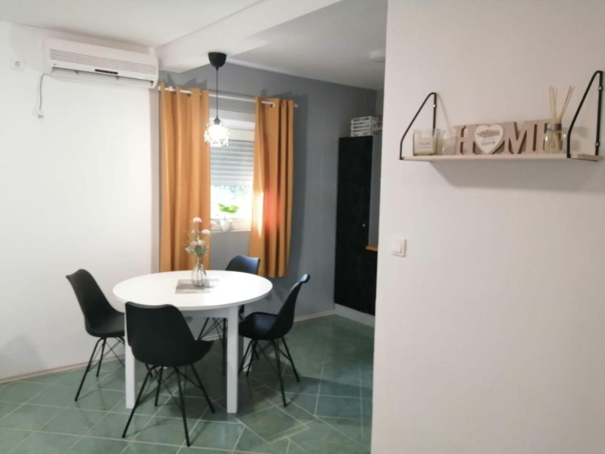 Holiday House Lara Starigrad Paklenica Ngoại thất bức ảnh