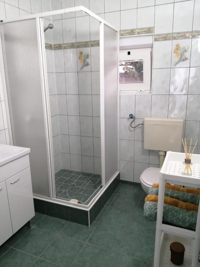 Holiday House Lara Starigrad Paklenica Ngoại thất bức ảnh