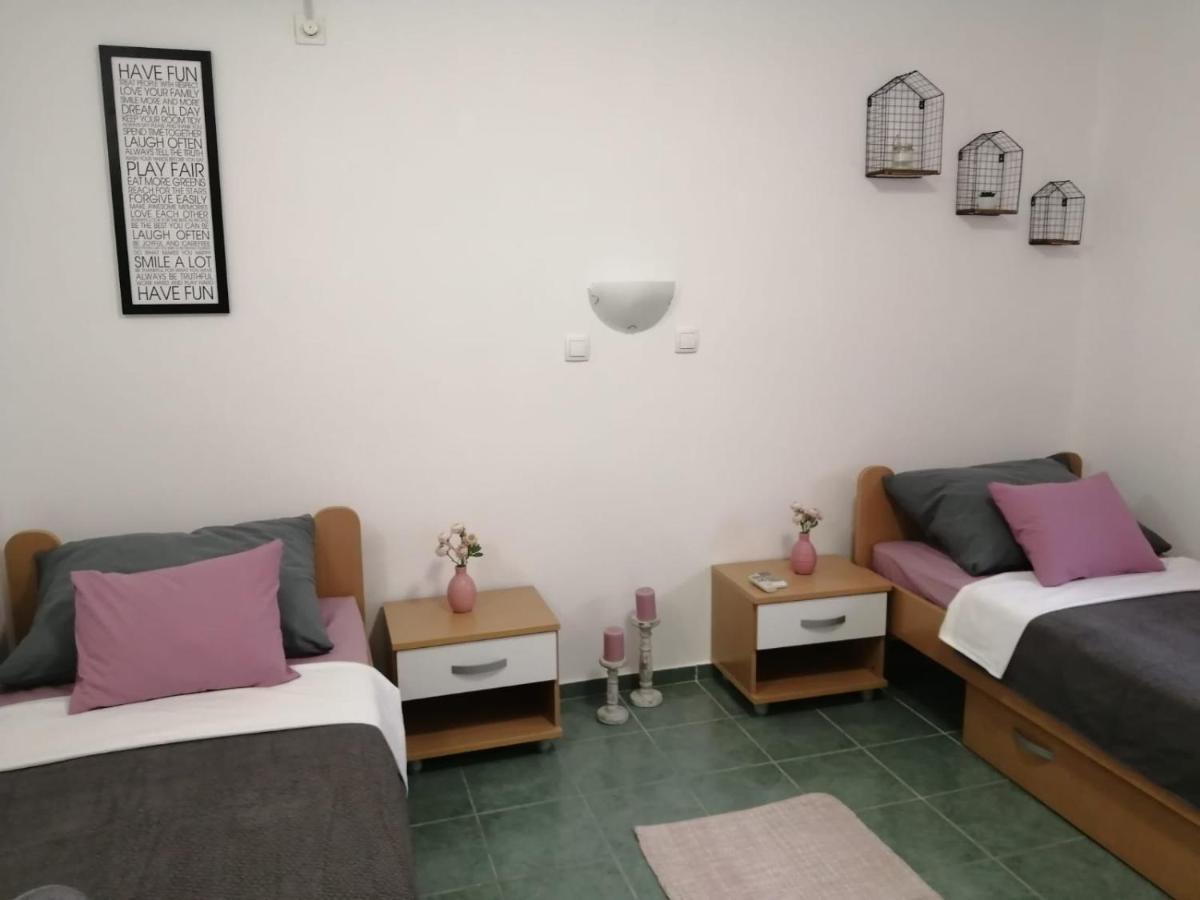 Holiday House Lara Starigrad Paklenica Ngoại thất bức ảnh