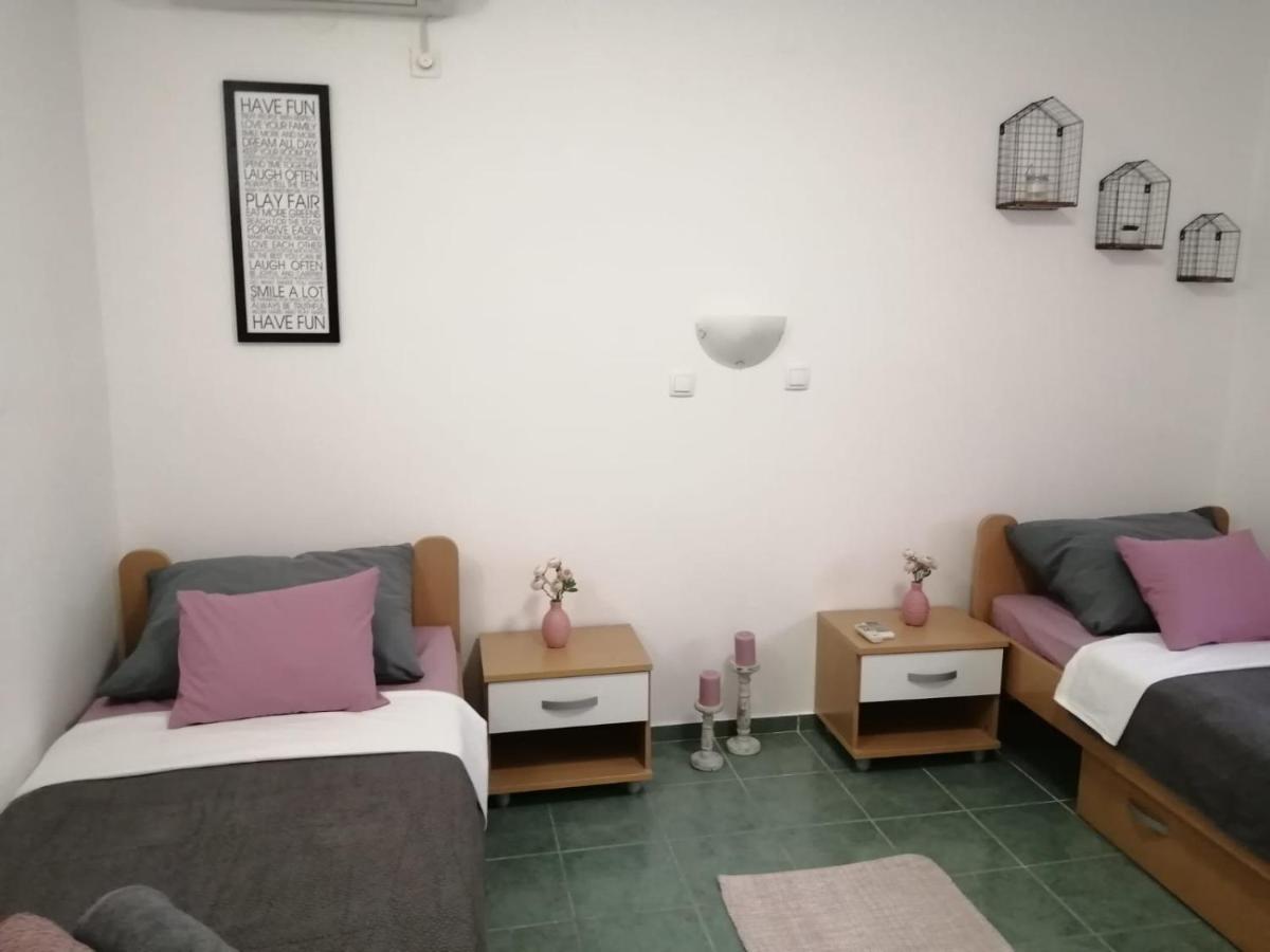 Holiday House Lara Starigrad Paklenica Ngoại thất bức ảnh