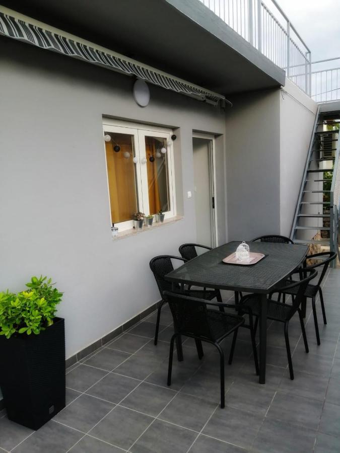 Holiday House Lara Starigrad Paklenica Ngoại thất bức ảnh
