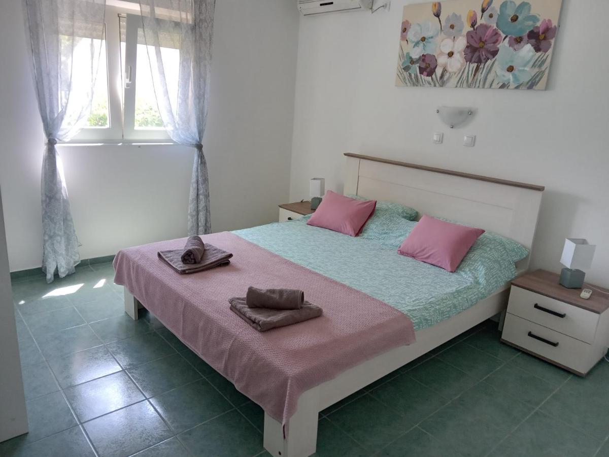 Holiday House Lara Starigrad Paklenica Ngoại thất bức ảnh