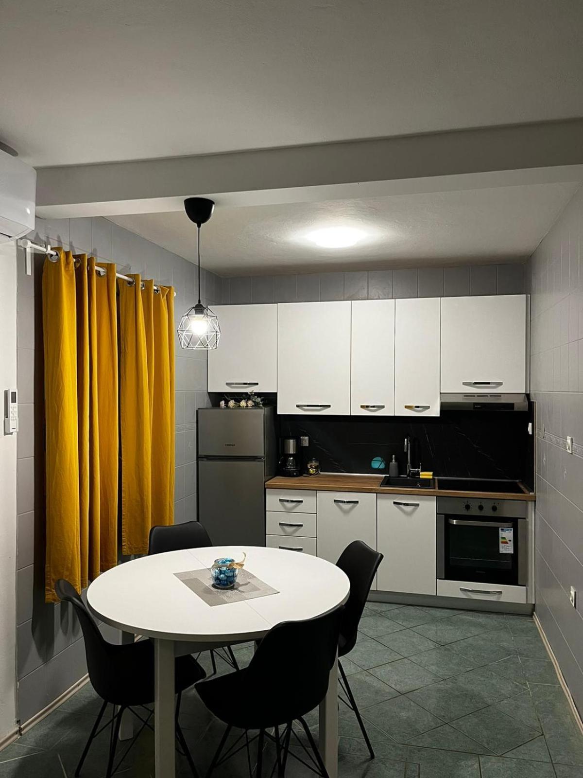 Holiday House Lara Starigrad Paklenica Ngoại thất bức ảnh